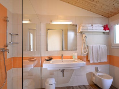 Luxuscamping - WC - Caorle - Centro Vacanze Pra`delle Torri Bungalow Superior auf Centro Vacanze Pra`delle Torri